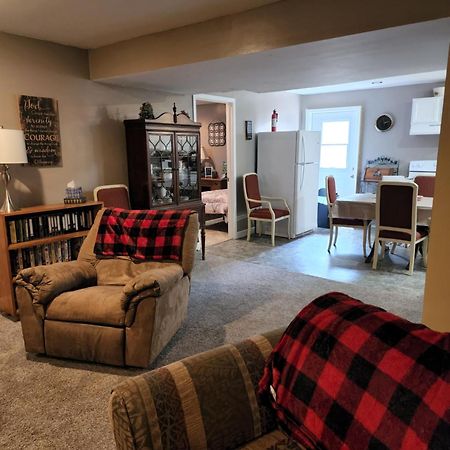 Lovely 3- Bedroom Apartment With Street Parking. Goshen Zewnętrze zdjęcie